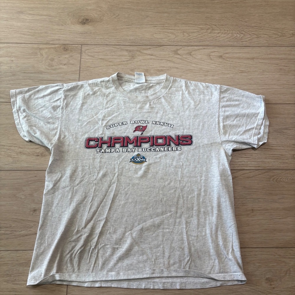 Vintage Tampa Bay Buccaneers Super Bowl XXXVII Champions Gray T-Shirt Mens L